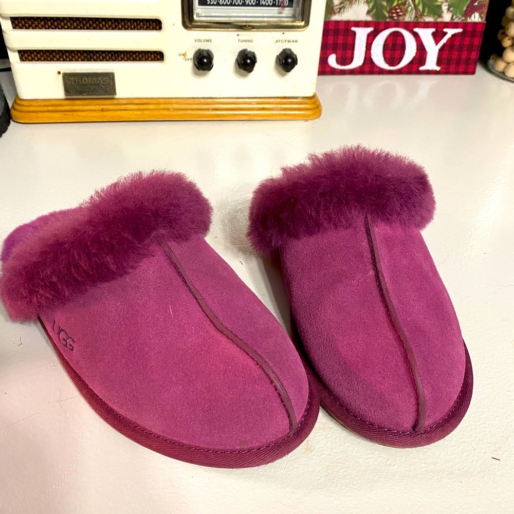 UGGS